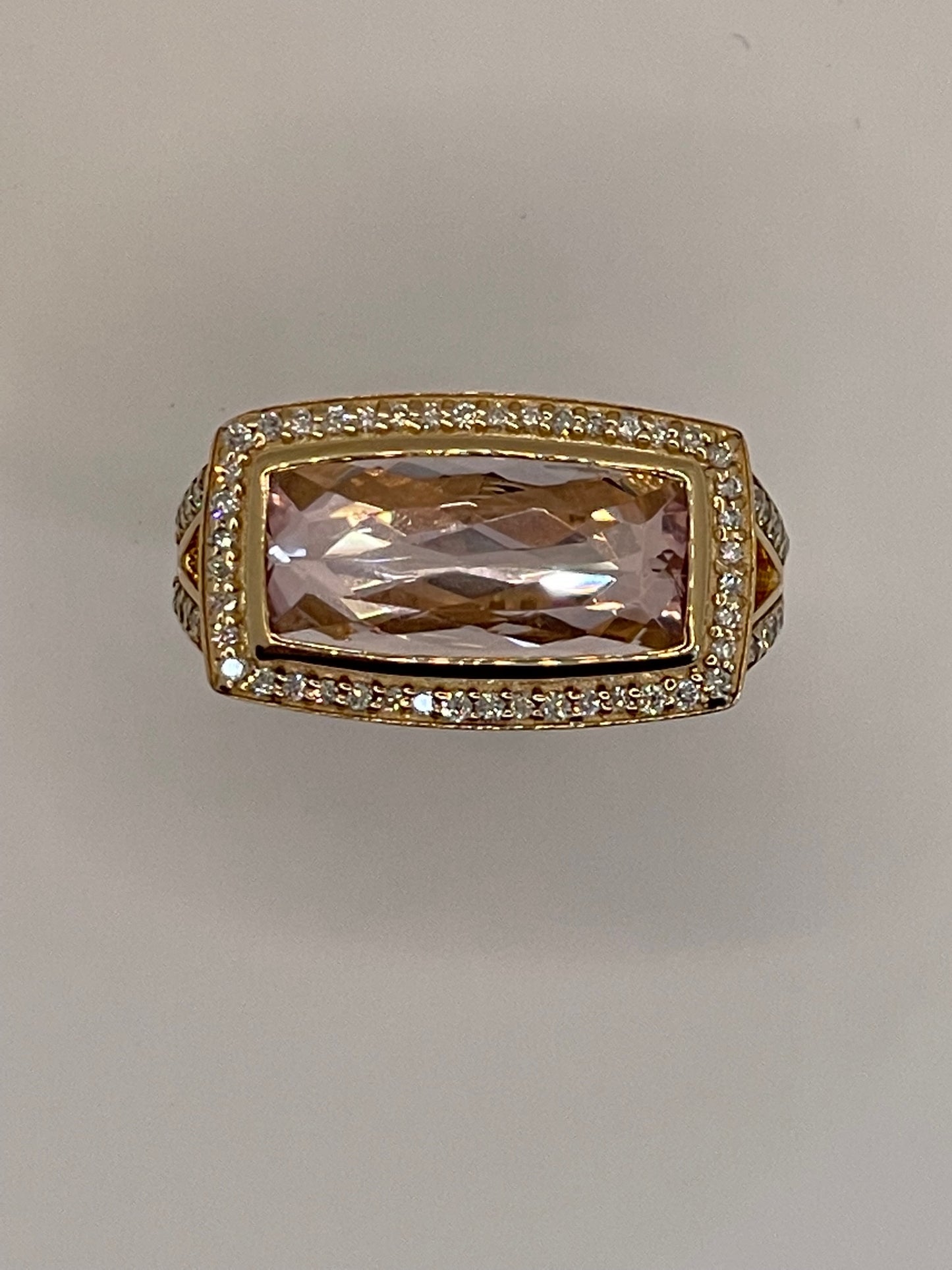 18K Gold Morganite and Diamond Ring